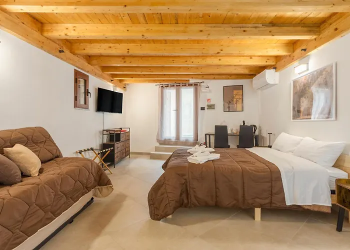 La Carbonaia In Guest house